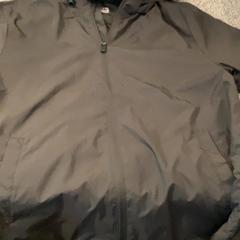 Chaqueta, ha sido reportado por MEININGER Hotel Berlin "Mitte" Humboldthaus con iLost