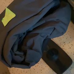 Casaco Black, como reportado por MEININGER Hotel Köln West utilizando o iLost