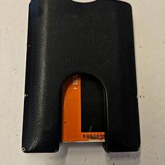 財布 Beekhuis がiLostで Dominator によって報告されました