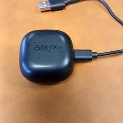 Sluchátko Zwart Solix, jak nahlášeno Connexxion Amstelland-Meerlanden Schiphol Zuid pomocí iLost