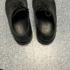 Herresko, som rapportert av Sheraton Brussels Airport Hotel ved bruk av iLost