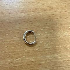 Örhänge goud, rapporterat av VITAZ campus Sint-Niklaas med iLost