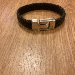 Armband, segundo informou Pathé Tuschinski usando iLost