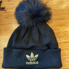 帽子 がiLostで Amsterdam ID Aparthotel によって報告されました