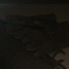 手袋 & Scarf がiLostで Van der Valk Hotel Amsterdam Zuidas によって報告されました