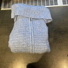 Sweter, zgłoszono przez Hotel V Fizeaustraat przy użyciu iLost