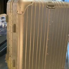 Luggage Silver, as reported by MEININGER Hotel München City Center using iLost