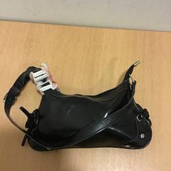 지갑 & 핸드백, iLost를 사용하여 Qbuzz U-OV에 보고됨