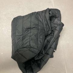 ジャケット Black がiLostで Vienna House Easy by Wyndham Amsterdam Airport によって報告されました