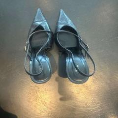 Heels, as reported by Van der Valk Hotel Amsterdam-Amstel using iLost