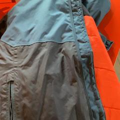 Jacket, as reported by MEININGER Hotel Heidelberg Hauptbahnhof using iLost