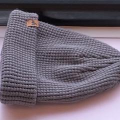 Grey toque, as reported to iLost