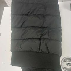 Blusão preto de criança preto preto de, som rapportert av IKEA Braga ved bruk av iLost