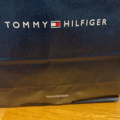 Aankoop tommy hilfiger, jak nahlášeno Designer Outlet Roermond pomocí iLost