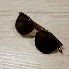 Occhiali da sole Bruin, come riportato da IKEA Breda utilizzando iLost