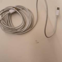 كابل usb-c Wit، كما تم الإبلاغ عنه بواسطة HvA Amstelcampus عبر iLost
