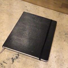 Caderno Zwart, como reportado por Van der Valk Hotel Zwolle utilizando o iLost