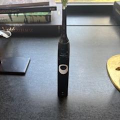 Escova de dentes, como reportado por Hotel V Fizeaustraat utilizando o iLost