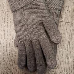 Handschoenen, zoals gemeld door RRReis Trein Amersfoort / Ede-Wageningen met iLost