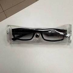Lentes, segundo informou ilévia usando iLost