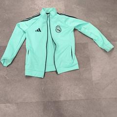 Gyermek pulóver Licht blauw adidas, amint azt Avonturenpark Hellendoorn az iLost segítségével jelentette.