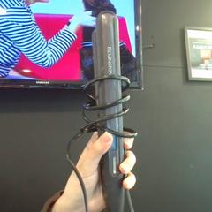 Alisador de cabelo Remington black-brown, segundo informou MEININGER Hotel Vienna Downtown Franz usando iLost