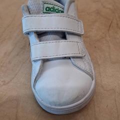 Chaussure bébé, segons ha informat IKEA Lyon Grand Parilly mitjançant iLost