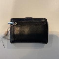 Peňaženky Vos., ako bolo nahlásené Gemeente Amsterdam - Bureau Gevonden Voorwerpen pomocou iLost