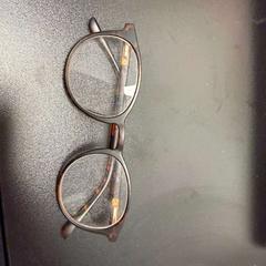 Zonnebril bruin, zoals gemeld door ibis Styles Rotterdam Ahoy met iLost