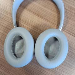 Headphones, as reported by Connexxion Haarlem AML using iLost