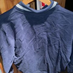 Svetr blue, jak nahlášeno Club Nyx/Exit Café pomocí iLost