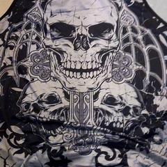 القميص، كما تم الإبلاغ عنه بواسطة Leonardo Royal Hotel Amsterdam عبر iLost