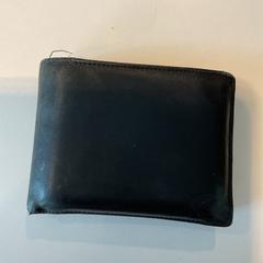 Peňaženky muri. zwitserland, ako bolo nahlásené Gemeente Amsterdam - Bureau Gevonden Voorwerpen pomocou iLost