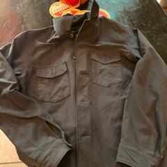 Donkerblauw overshirt, zoals gemeld door De Heeren van Aemstel met iLost
