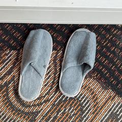 Sandały Fluffy slippers, zgłoszono przez Haven Hotel Rotterdam przy użyciu iLost