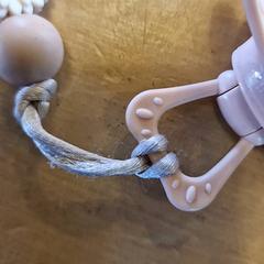 Speen met koord, segons ha informat Avonturenboerderij Molenwaard mitjançant iLost