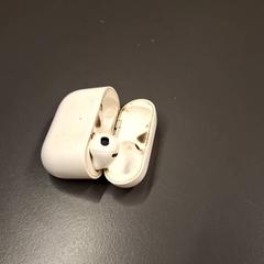 Wireless earphones Ecou, as reported by IKEA Nice Saint Isidore using iLost