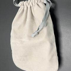 Zacskó Light grey, velvet with content, amint azt TU/e - Receptie Matrix az iLost segítségével jelentette.