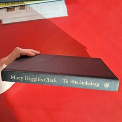 Llibre "Mary Higgins Clark - til siste åndedrag", segons ha informat Fjord Line – MS Stavangerfjord / Bergensfjord mitjançant iLost