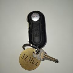 Autosleutels merk: IVECO incl. 2 losse sleutels, segons s'ha informat a iLost