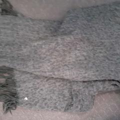 Kleding Sjaal, amint azt Centraal magazijn az iLost segítségével jelentette.