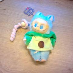 Peluche lichtblauw met groen, come riportato da Bobbejaanland utilizzando iLost