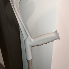 Medische hulpmiddelen - kruk, como reportado por Centraal magazijn utilizando o iLost