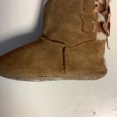 Sko Kind bruin, som rapportert av Artis ved bruk av iLost