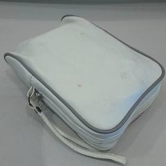 Väska Toilet tas, rapporterat av Van der Valk Hotel Schiphol med iLost