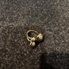 Ring Gold, gemeldet von Leonardo Hotel Amsterdam Rembrandtpark über iLost