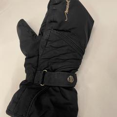 Handschoen Congrescentrum 1931, som rapportert av Libéma Beurzen en Evenementen ved bruk av iLost