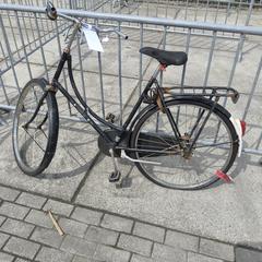 Damesfiets gazelle opoefiets zwart, amint azt Stadswerk072 az iLost segítségével jelentette.