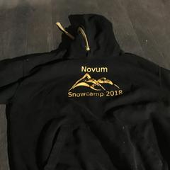 Trui Novum Snowcamp & Zwart, iLost를 사용하여 De Heeren van Aemstel에 보고됨