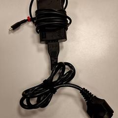 شاحن كمبيوتر محمول، كما تم الإبلاغ عنه بواسطة Vrije Universiteit Amsterdam عبر iLost